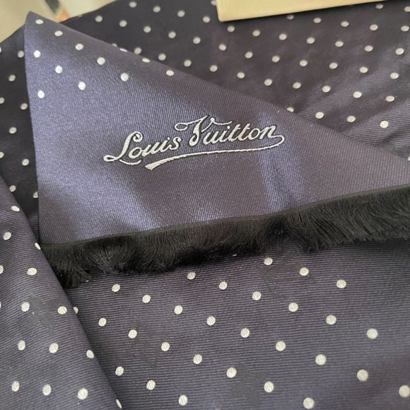 Louis Vuitton Monogram Logo Dot Scarf Navy White Polka Dots Unisex (69289) - Picture 2 of 5